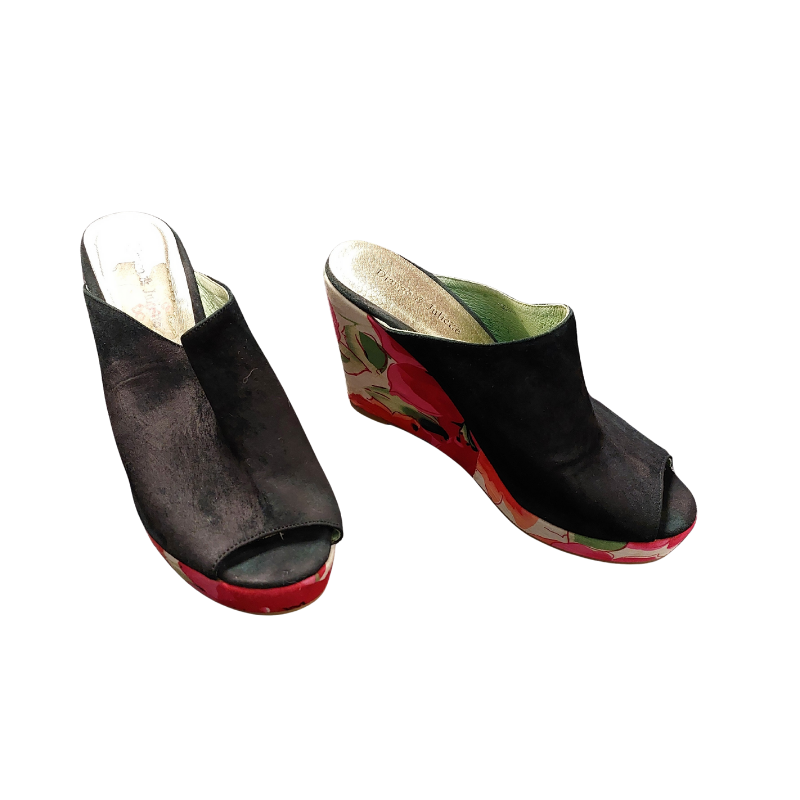 Django black suede floral wedges, size 7