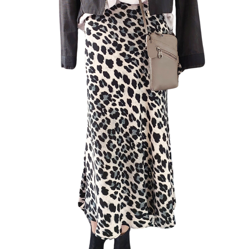 Leopard print skirt, size 10
