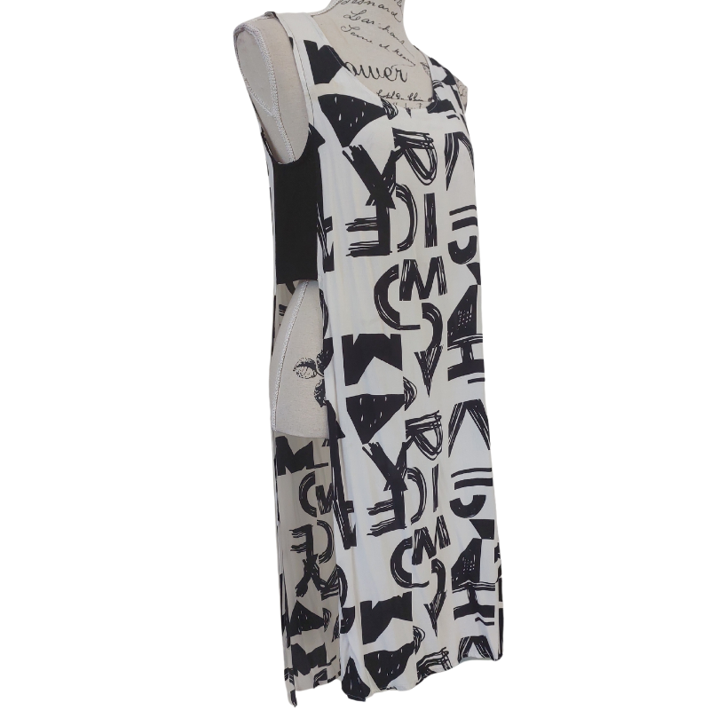 No Issue black & white overtop top, size 10