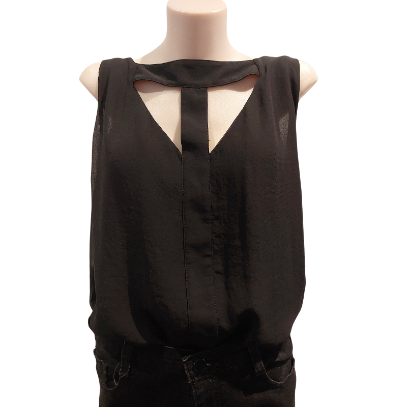 Fringed black 7/8 jeans, size 10