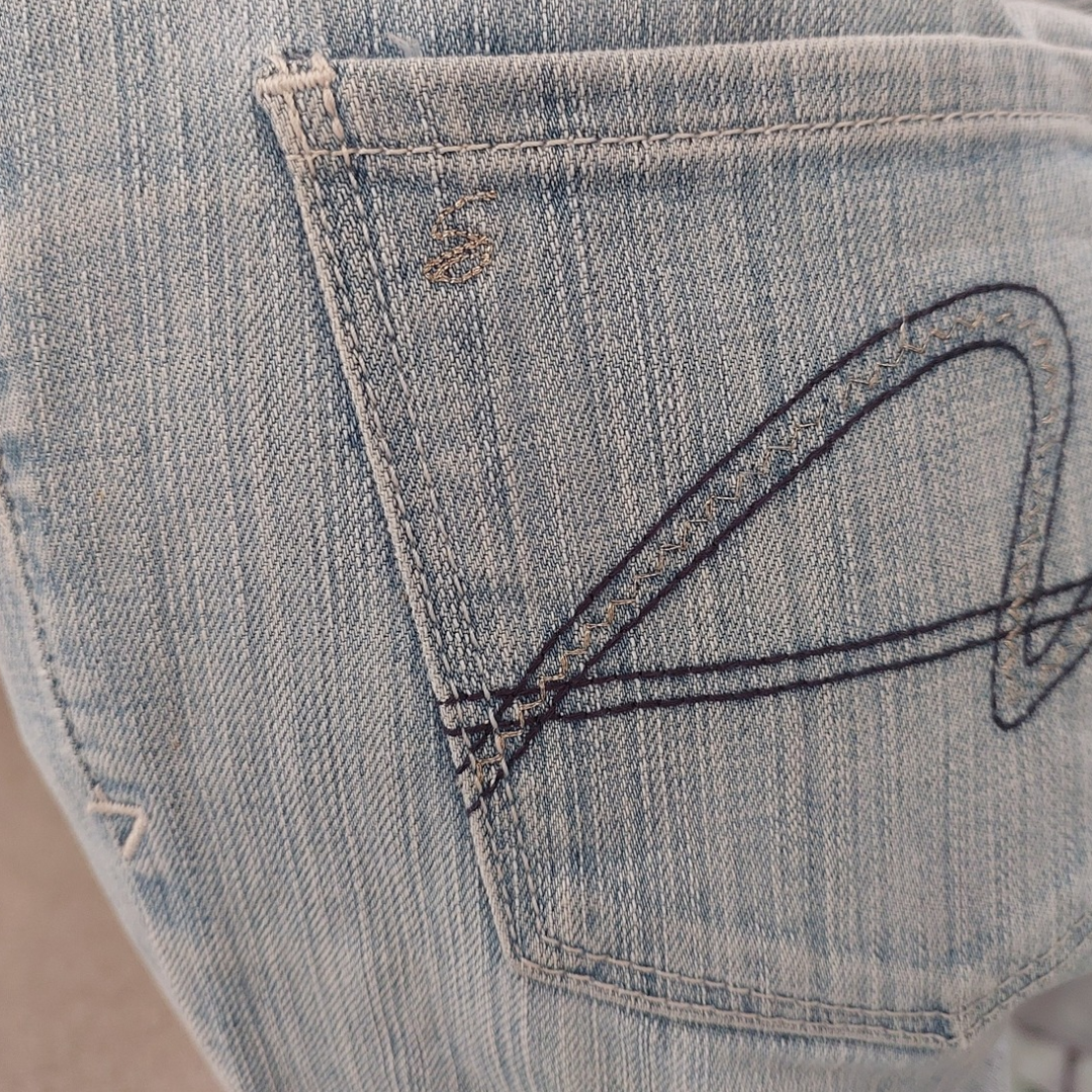 Seven 7 light blue stretch straight jeans, size 27/10