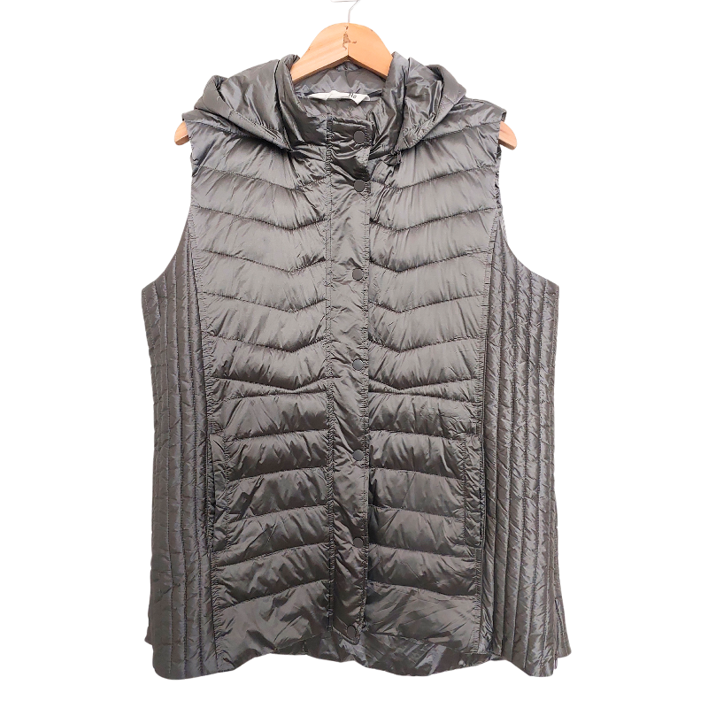 Virtuelle silver puffer vest, size 16