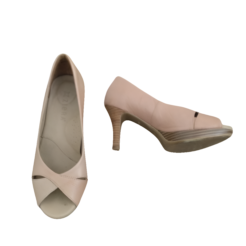Ziera nude heels, size 7