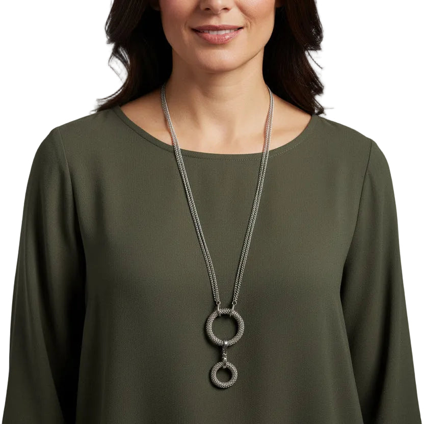 Silver circle pendant/necklace