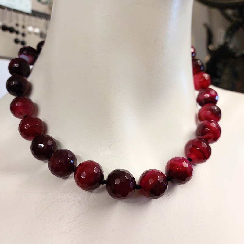 Burgundy faceted agate stone necklace-15mm