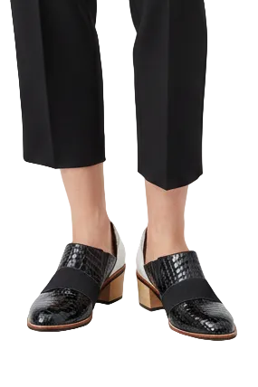Andrea Moore black/white snakeskin shoes, size 39/ 8
