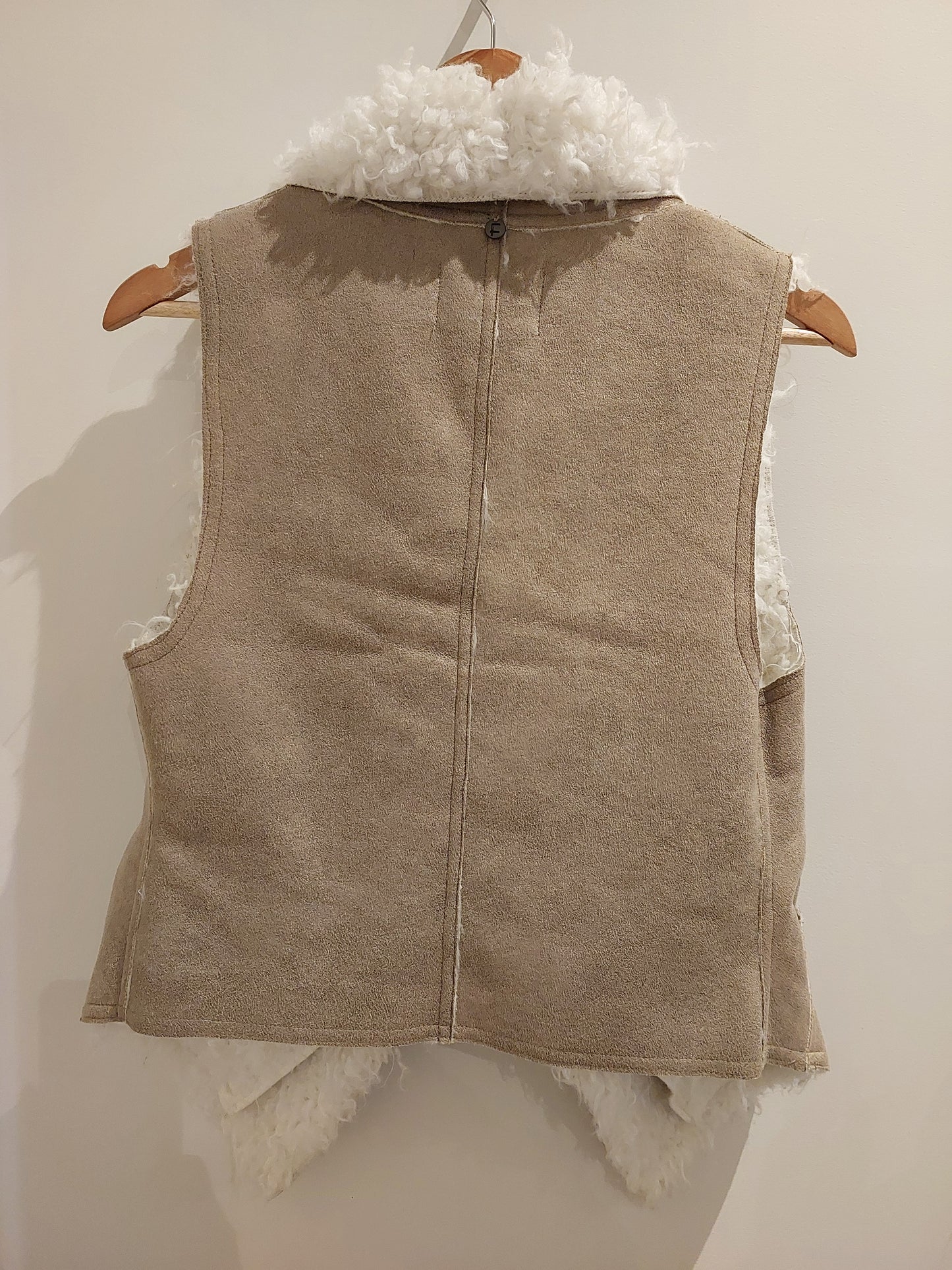 SALE NEW Foil faux suede fluffy vest vest, size 8/10