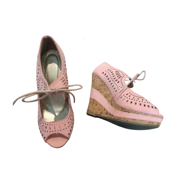 Hearsay peach platforms, size 7