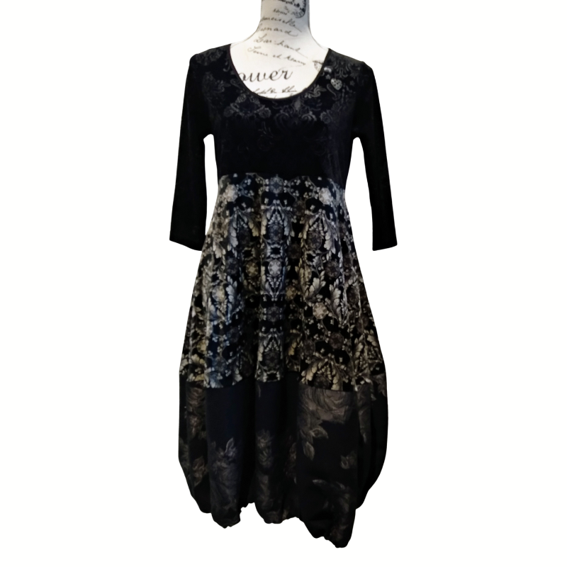 Jellicoe black velvet formal dress, size S 10