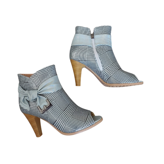 Maher blue ankle shoe/ boots, size 36