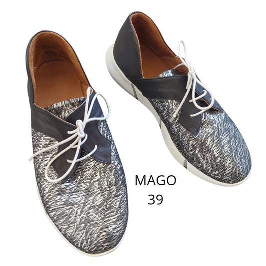 Mago silver grey flats, size 8