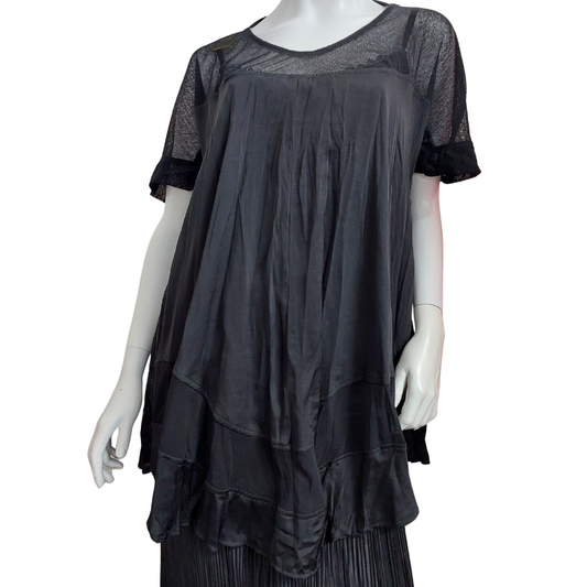 Annah S  black top size XL/18