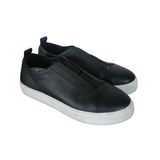 Moochi twice kicks black flats/shoes, size 39/8, retail $289