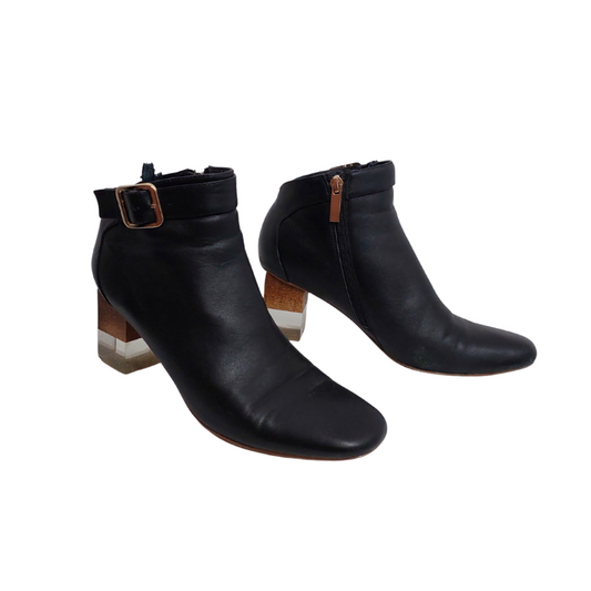 Top End black leather boots, size 40/9