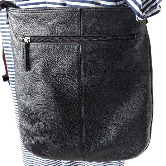 Milleni black leather shoulder bag-adjustable