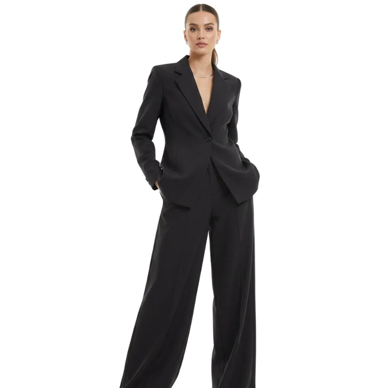 New black formal / dress suit, size 10
