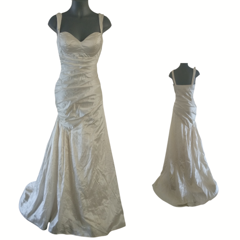 NEW Cream silk wedding dress, size 8/10, $150 hire