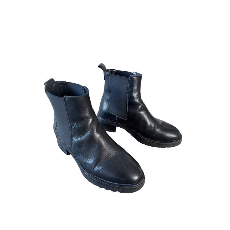 Isabella Anselmi black leather ankle boots, size 36/5