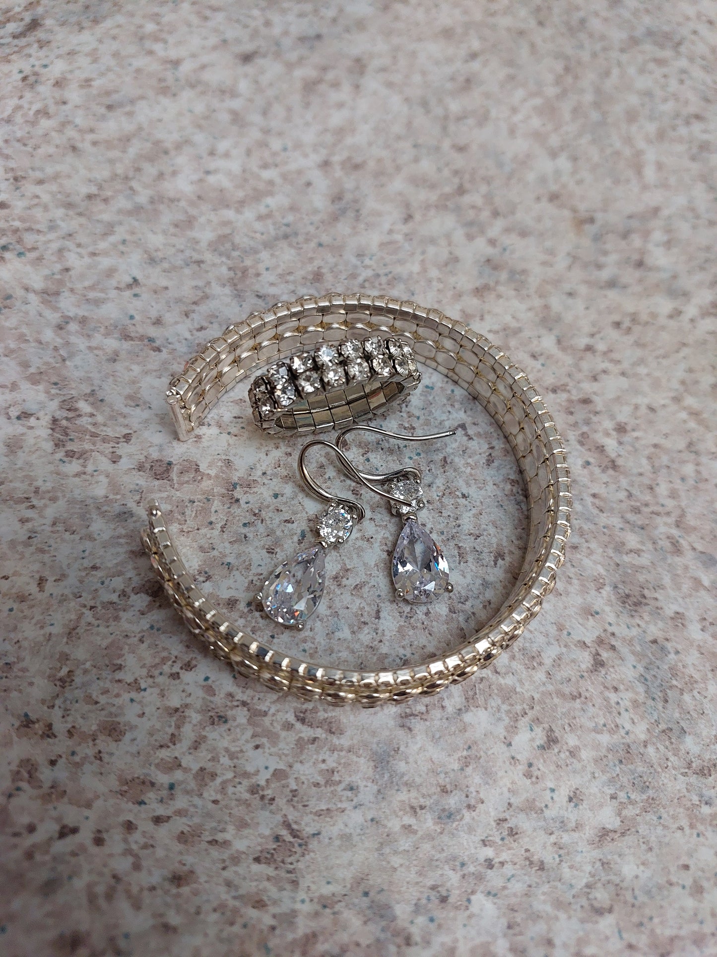 Silver diamante bling stretch rings, size 5-6-7-8-HIRE