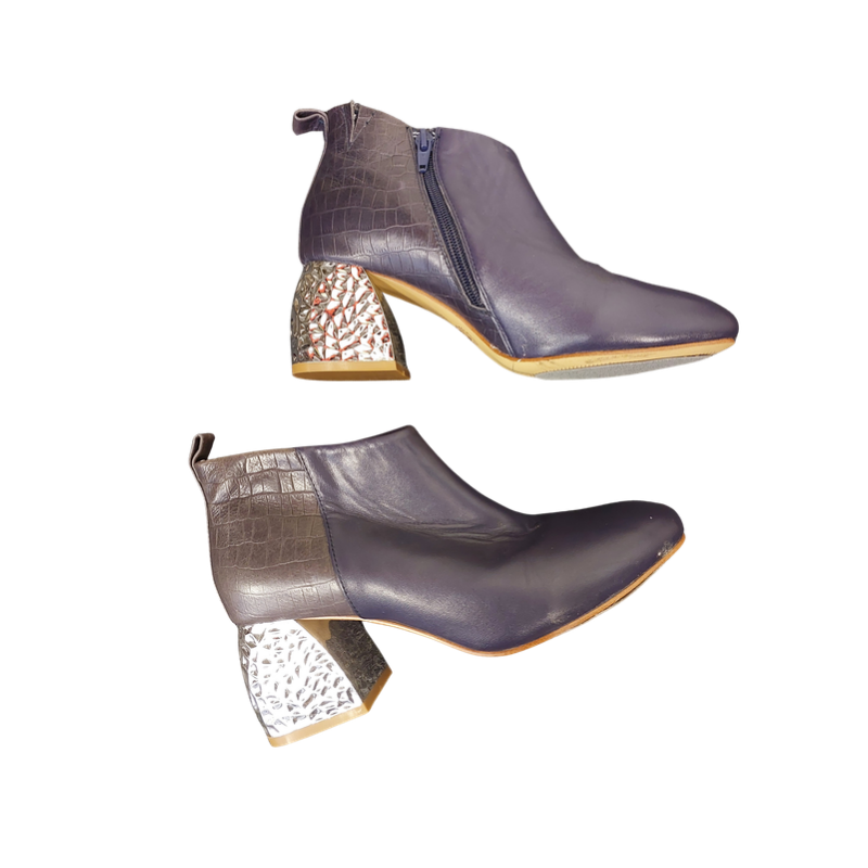 Mi Piaci purple leather ankle boots, size 39/8