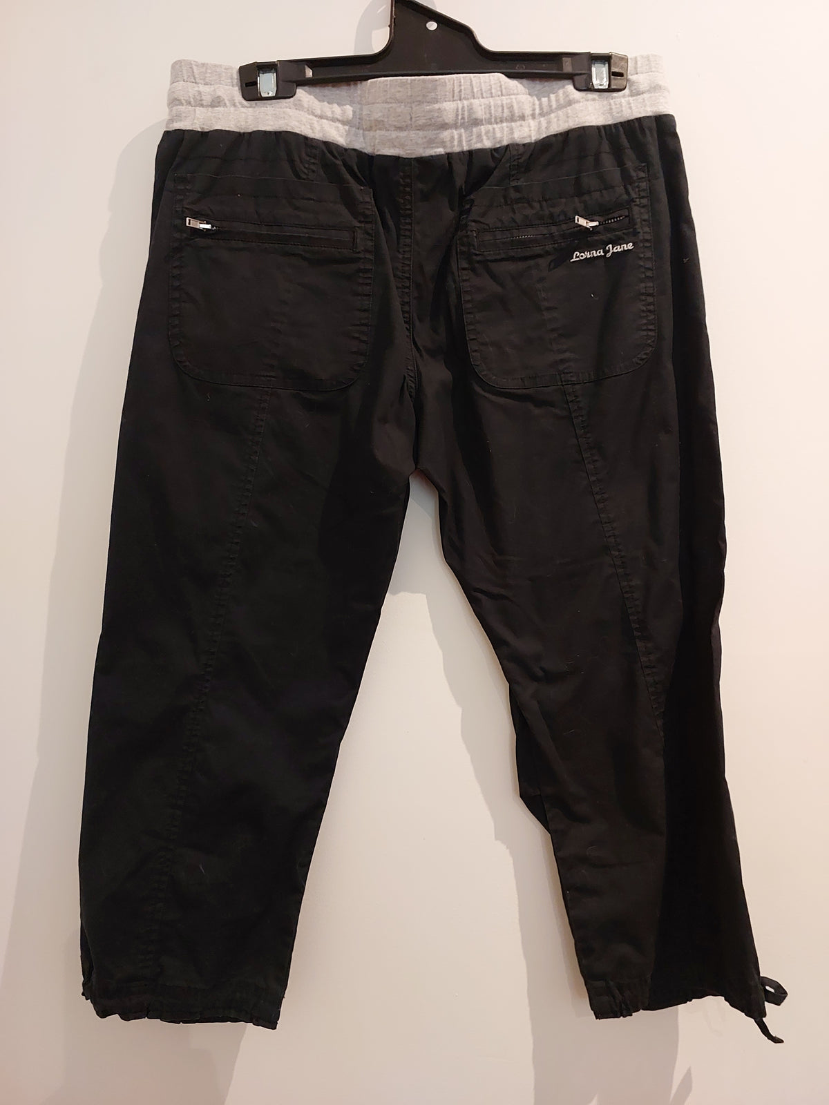 Lorna Jane sports 3/4 pants , size 10