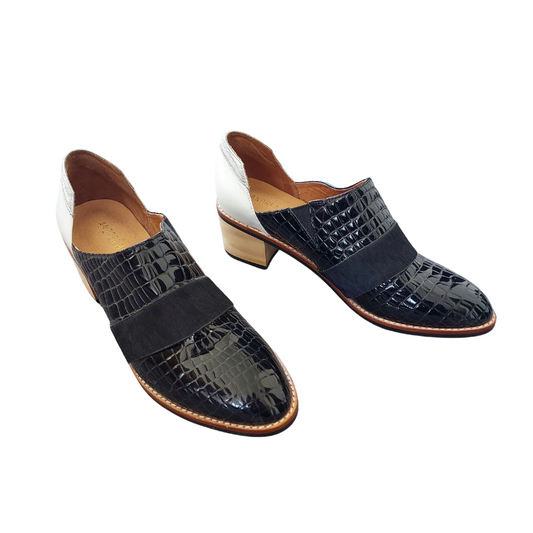 Andrea Moore black/white snakeskin shoes, size 39/ 8