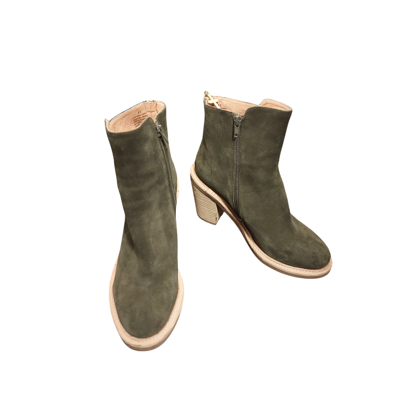 Mi Piaci green suede ankle boots, size 41/10