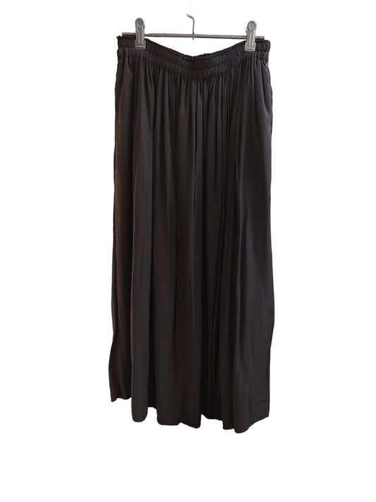 UNI GLO charcoal  skirt, size 8