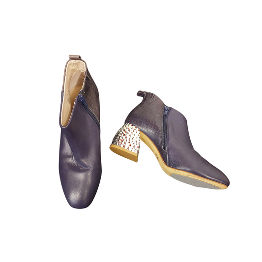 Mi Piaci purple leather ankle boots, size 39/8