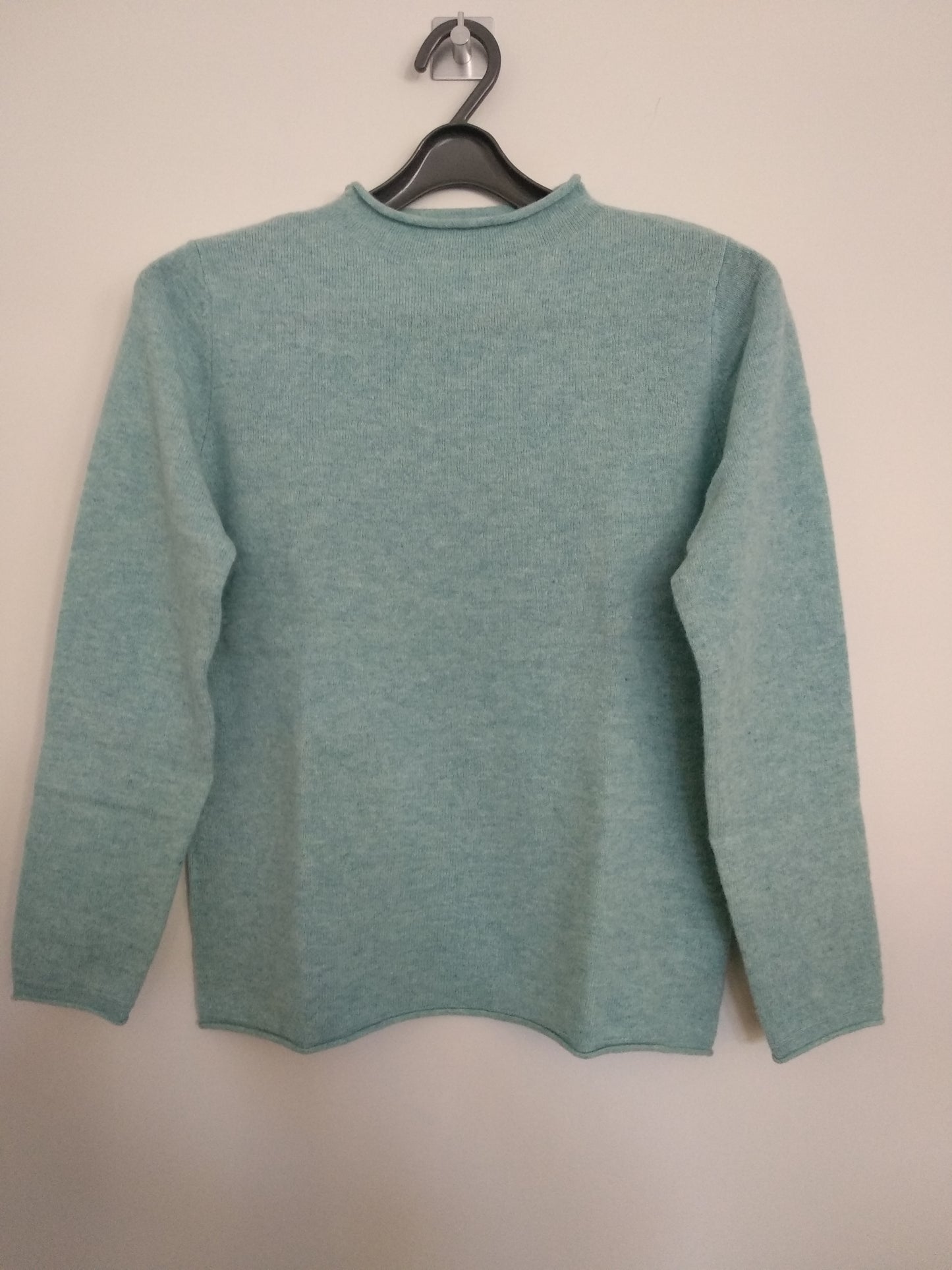 SALE NEW 100% pure fine wool jumper, size 8-14, blue 14 in stock