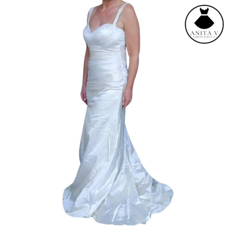 NEW Cream silk wedding dress, size 8/10, $150 hire